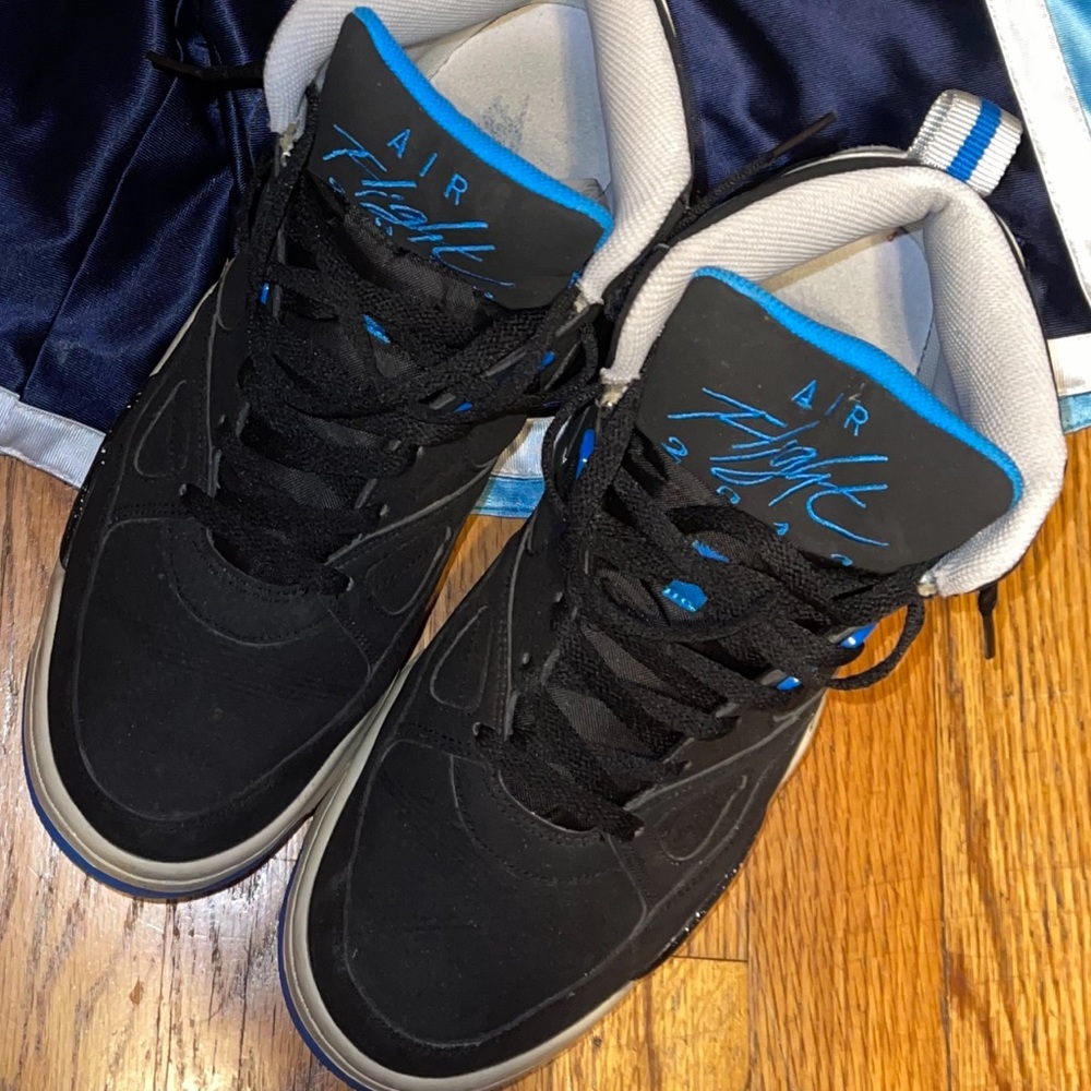 Nike Flight Mid ‘13 Black Kicks